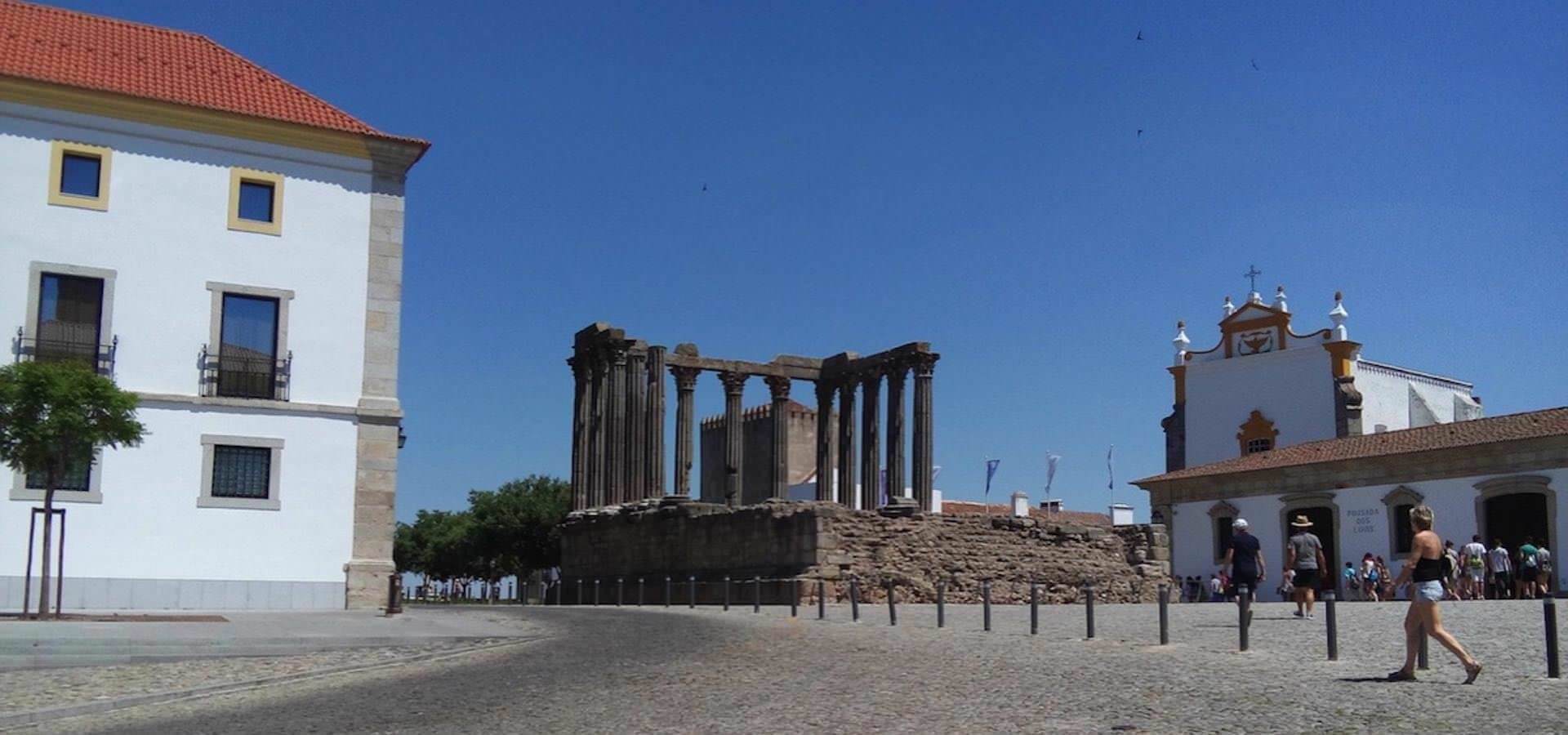 Évora